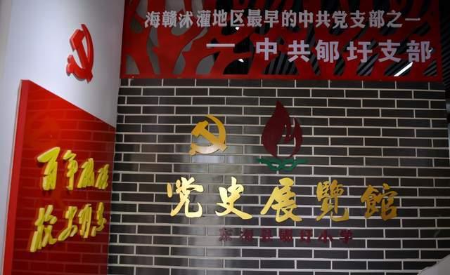 我把一个男同事骂了一顿,后面他生气得把我微信删了,我想加回他,这样会不会显得自己没有尊严?-互联网视野,开阔思维